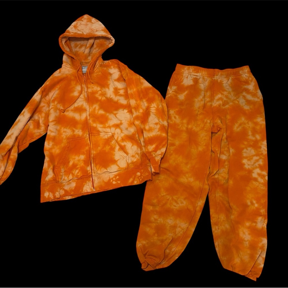 Aritzia TNA Cozy Orange Tie-Dye Hoodie and Sweatpants Set